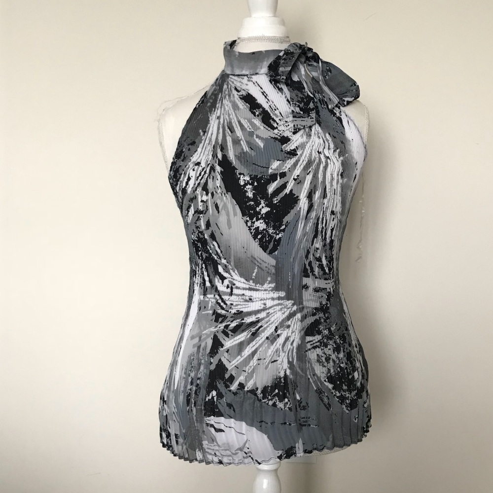 Sere Nade gray and black top size medium